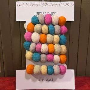 Jingles & Joy Wool Balls  6 Feet Stringed Garland NEW
